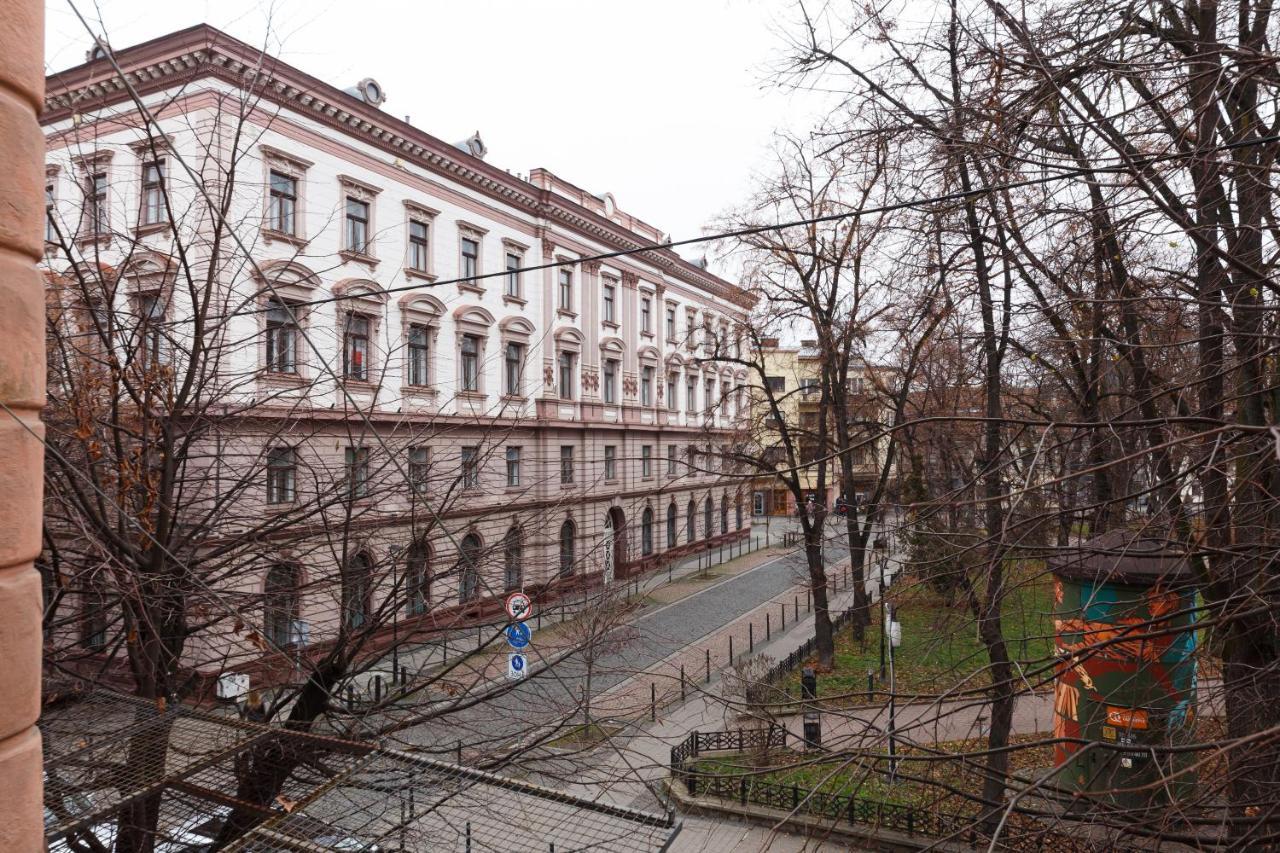 Passage Apartment Ивано-Франковск Экстерьер фото